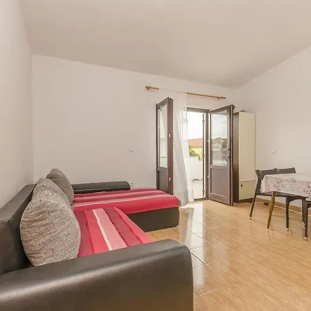 Rusan Διαμέρισμα *